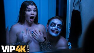 La crache de Kiki daire sur ta bite dure