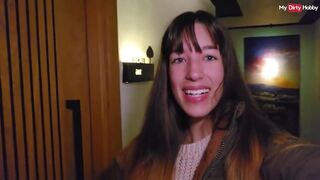 Ado allemande belle-fille suce la bite de papa sous la douche