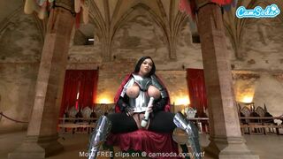 Ashlyn Peaks dans un cosplay armé de chevalier avec une baguette magique