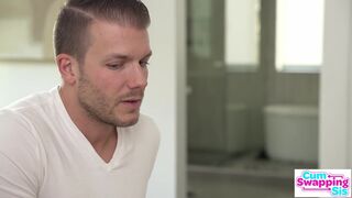 Kinky Katie Kush et chaud Leana Amoureux plein de visages mâchés