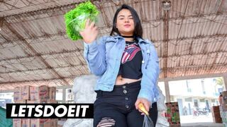 Chaud Latin Milf xiomara soto grasse baise sur la route