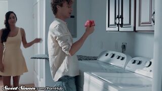 Je fouinais avec la culotte sale de ma bebisitter