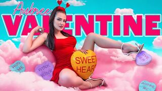 Pussy sous les projecteurs: Aubree Valentine aime crier à Donnie Rock avec ses doigts à la frontière