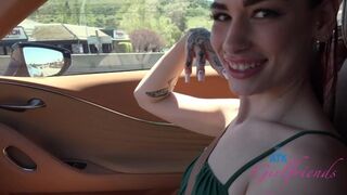 Delilah Day séduit dans la voiture en vacances, frotte bite et tortures devant la caméra pov