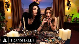Tran fortune seller Ariel Demure baise son tatouage chaud client vanessa vegan