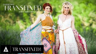 Bree Daniels et Aubrey Kate baise sensuelle