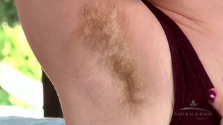 La nuit chaude d'avril Pitts avec sa chatte poilue