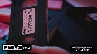 Melody et Willow au garde de sécurité - trouver des choses perdues avec la bite