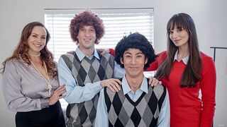 Échange de mère chaude - belles mamans gros seins aider les amis faire gâtés pastons