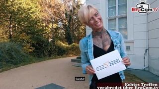 Fin allemand blonde adolescent obtient petit déjeuner date inattendue baise