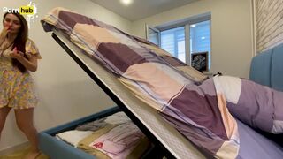 La chatte de la belle-mère est le cadeau du destin sous le lit