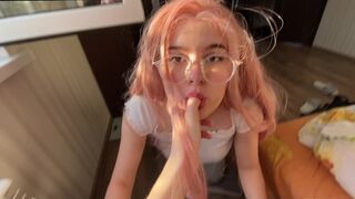 Mignon adolescent suce sa bite - meilleur spectacle de pipe