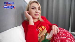 Mère Mostoha se donne à son beau-fils comme cadeau de Noël