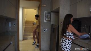 La séduction de Mosthahama : des plaisirs interdits dans la famille