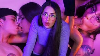 De vraies femmes au foyer baisent de derrière et entrent