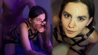 Chaud marron belette sucer dans mon dos et sauter sur ma bite - regardez son joli visage agréable!