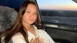 La copine de ma meilleure amie m'a sucé la bite de la voiture pour 50, quelle salope !