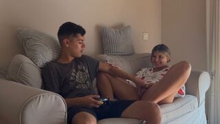 Ma soeur Mostoha ne me laissera pas finir le match avant de la baiser