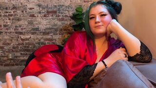 Courbure en fonte: Elle baise sa belle-fille pour rendre son petit ami jaloux