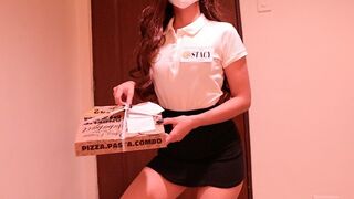 La fille de pizza pinay est baisée par l'acheteur