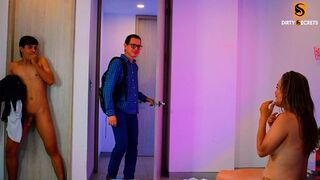 Lil Timmy attrape Hannah Miller et le baise pour lui donner une leçon chaude