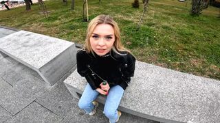 Je l'ai rencontré dans la rue, et je l'ai filmé à la maison pendant que je l'ai baisé