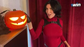 La nuit d'Halloween, Ada Wong a oublié de porter des culottes et se faire baiser dur