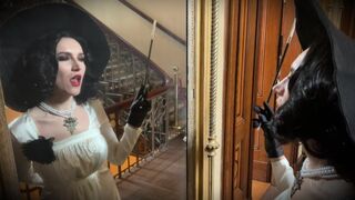 Lady Dimitrescu's Wild Suction and Sucing - Résident maléfique Village Cosplay Halloween 2023