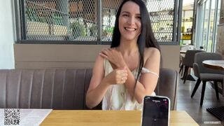 Eva profite du restaurant public avec son amant ferri télécommande vibromasseur
