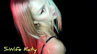 Halloween baise avec kady: pipe sauvage et le visage spray