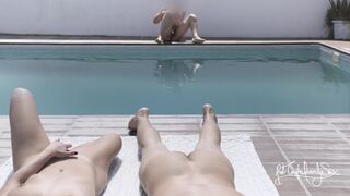 Flashing et déversement à un étranger dans une station nudiste!