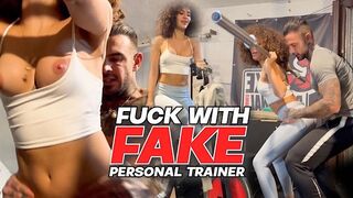 Mon entraîneur personnel dans la salle de gym est dur