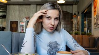 Vibromasseur de télécommande dans un café bondé - Letty noir