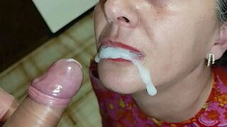 Plus de 50 spermes dans la bouche
