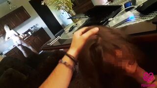 Petit déjeuner café après baise sauvage et pipe avec un adolescent