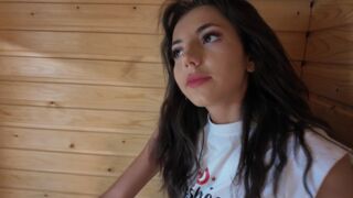 A Sauna, seule avec ma belle-sœur turque, elle est devenue une baise sauvage