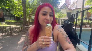Rouge Argentine fille aime la crème glacée, finit par sucer ma bite