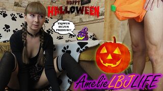 Petite sorcière convoque la grosse bite et se fait baiser dur pour obtenir dans sa chatte - Halloween 2020