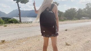 Stopped-up adolescent blonde salope baise sa bite dur