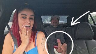 Chauffeur Uber attrape son passager gémissant dans le dos !