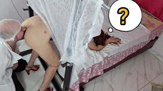 Le gynécologue secret vérifie mon cul
