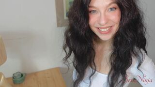 L'agréable conseiller essaie de me vendre une poupée sexuelle