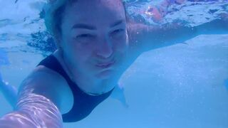 Public wc baise après la piscine