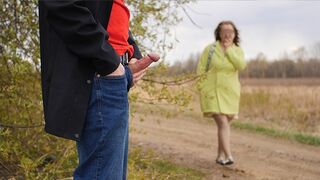Baise un adolescent exhibitionniste et un étranger en public