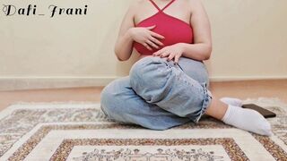 Chaud maman salope baise son gros cul avec une bite géante
