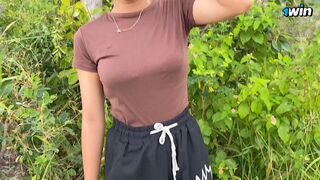 Adolescent asiatique fille avec sucer sauvage et avaler le spray