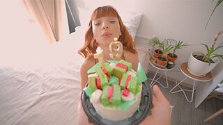 J'ai souhaité à ma belle-sœur un joyeux anniversaire et j'ai rempli sa chatte