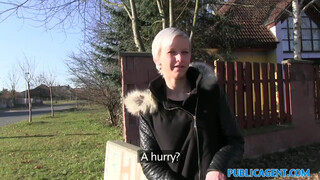 Agent public - Chatte chauve d'une fille tchèque