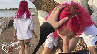 Wild adolescent pipe sur la plage - avaler le tout