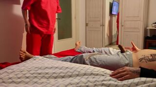 Sœur ne voulait pas qu'il s'amuse quand il l'a attrapée dur et dur